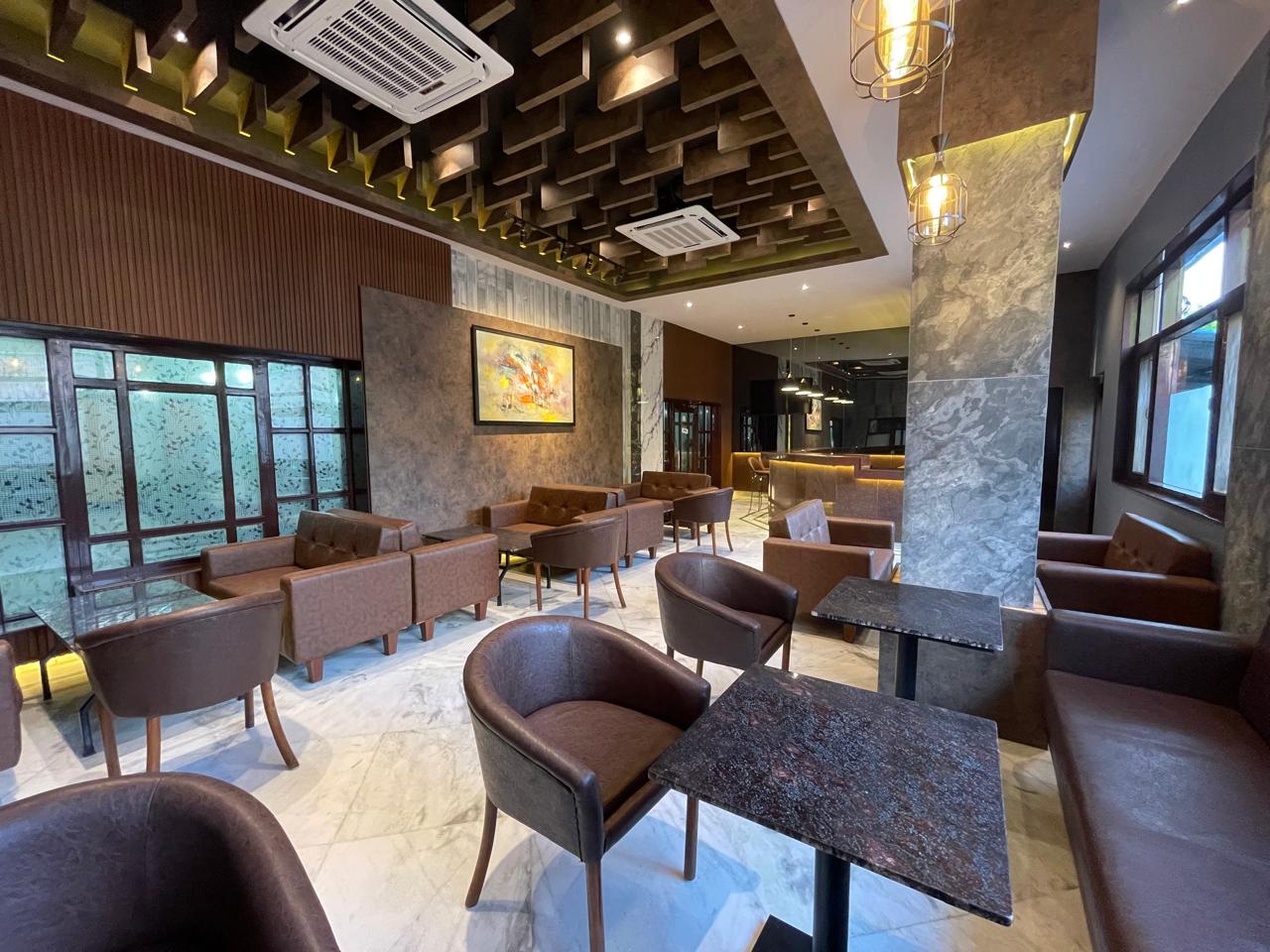 Sitting Area - Jomson Bar