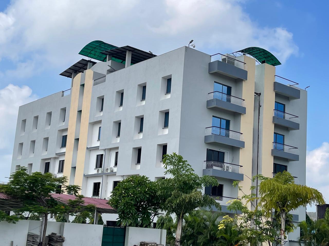 Building - Hotel Vishuwa