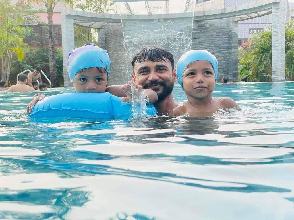 Family Time - SwimmingPool